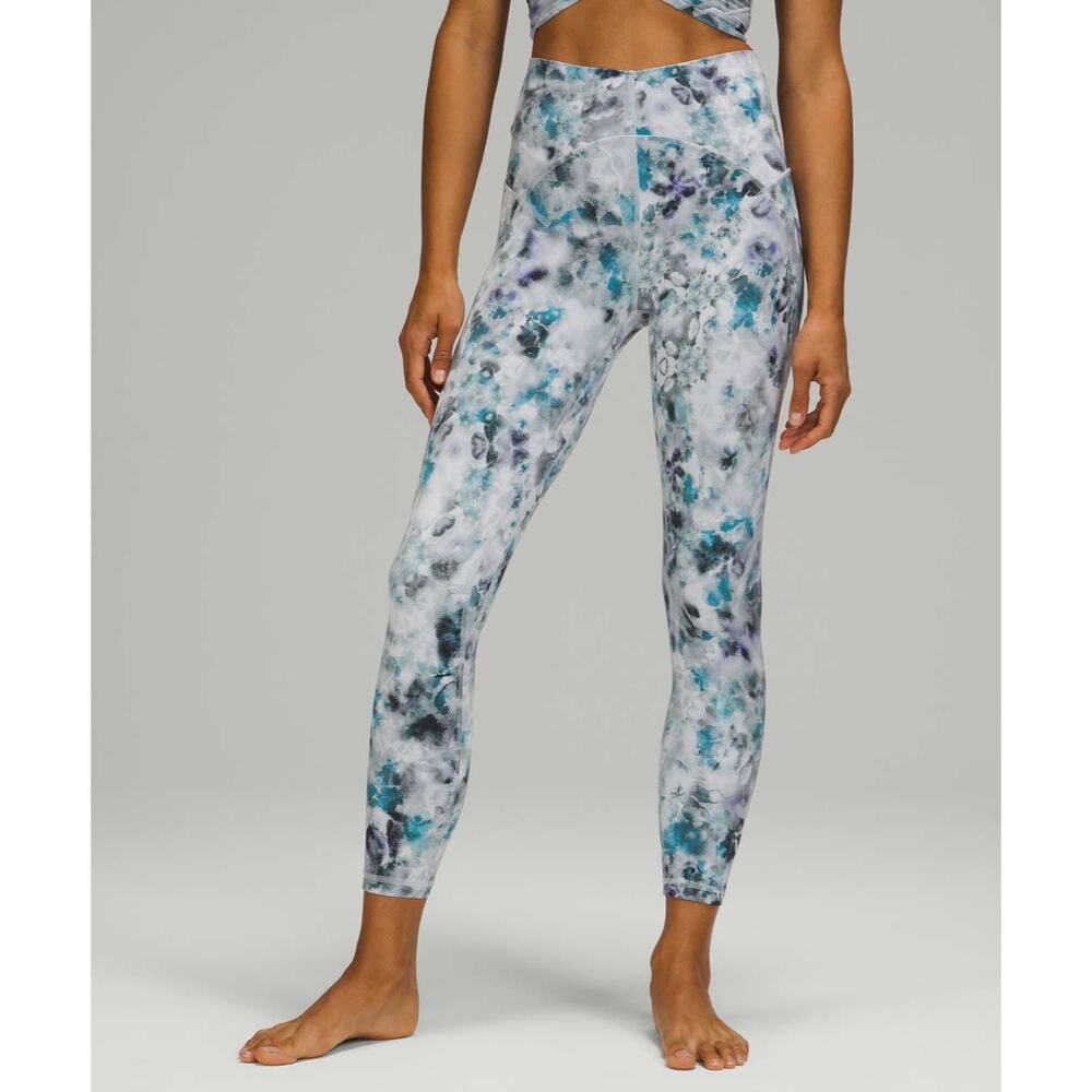 LULULEMON Unlimit High-Rise Tight 25" in Kaleidofloral Multi Blue/Gray Size 10